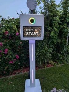 Hochzeits- und Event-Technologie: Digitales Start- und Anmeldetafeln, interaktive Event-Steuerung, moderne Lichttechnik, innovative Event-Displays für unvergessliche Veranstaltungen.